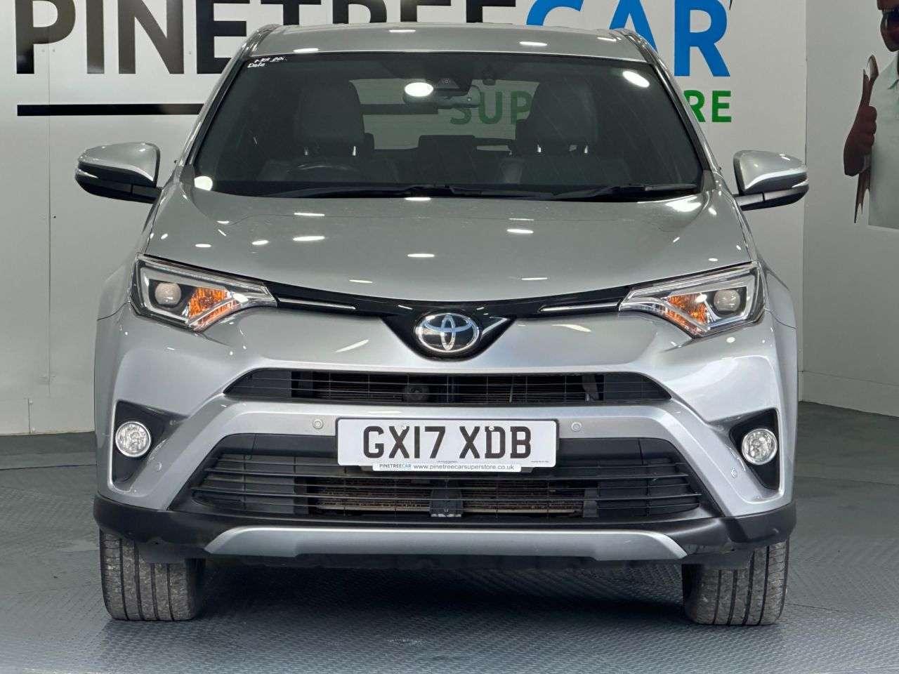 A 2017 TOYOTA RAV4 2.0 D-4D Icon SUV 5dr Diesel Manual Euro 6 (s/s) (Safety Sense, Nav) (143 p A 2017 TOYOTA RAV4 2.0 D-4D Icon SUV 5dr Diesel Manual Euro 6 (s/s) (Safety Sense, Nav) (143 p