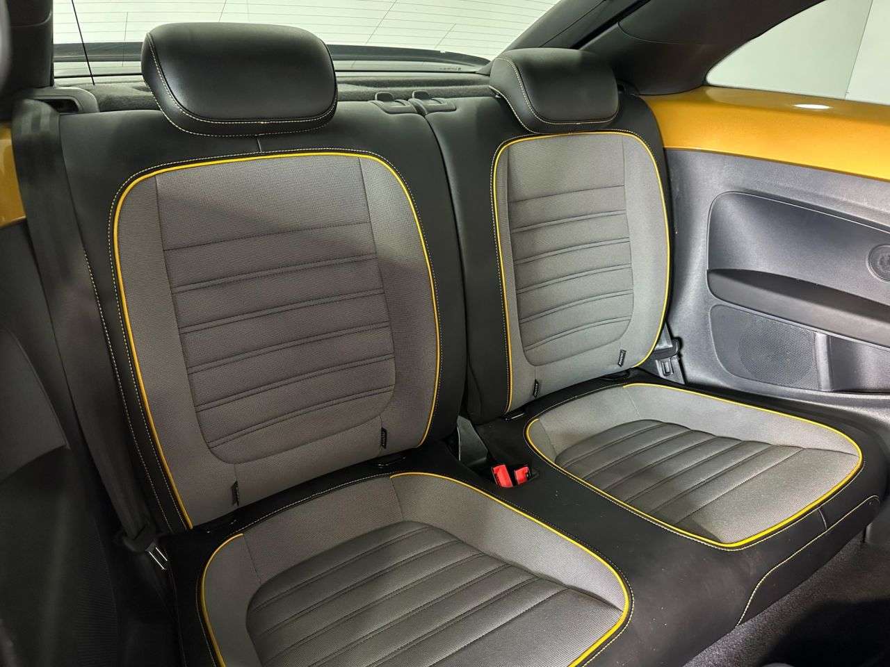 2018 VOLKSWAGEN BEETLE 2018 VOLKSWAGEN BEETLE