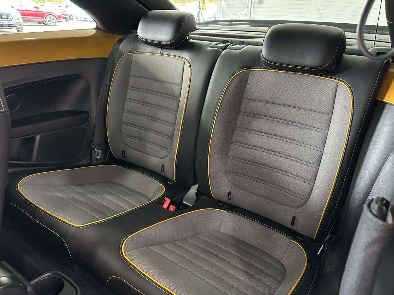 2018 VOLKSWAGEN BEETLE 2018 VOLKSWAGEN BEETLE