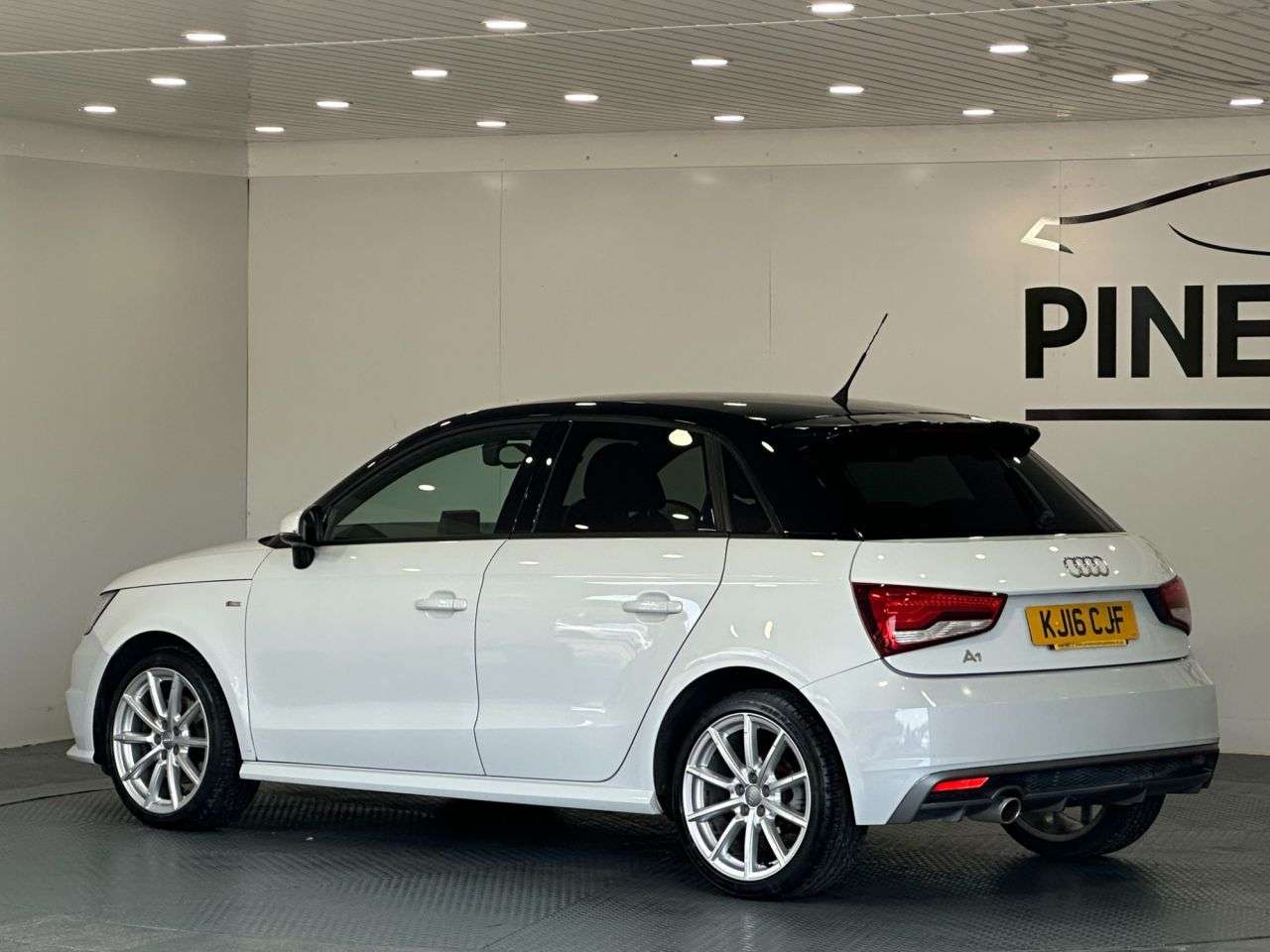 2016 AUDI A1 2016 AUDI A1