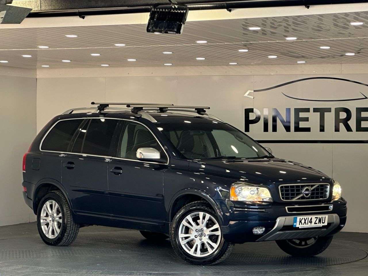 A 2014 VOLVO XC90 2.4 D5 SE Lux SUV 5dr Diesel Geartronic 4WD Euro 5 (200 ps) A 2014 VOLVO XC90 2.4 D5 SE Lux SUV 5dr Diesel Geartronic 4WD Euro 5 (200 ps)