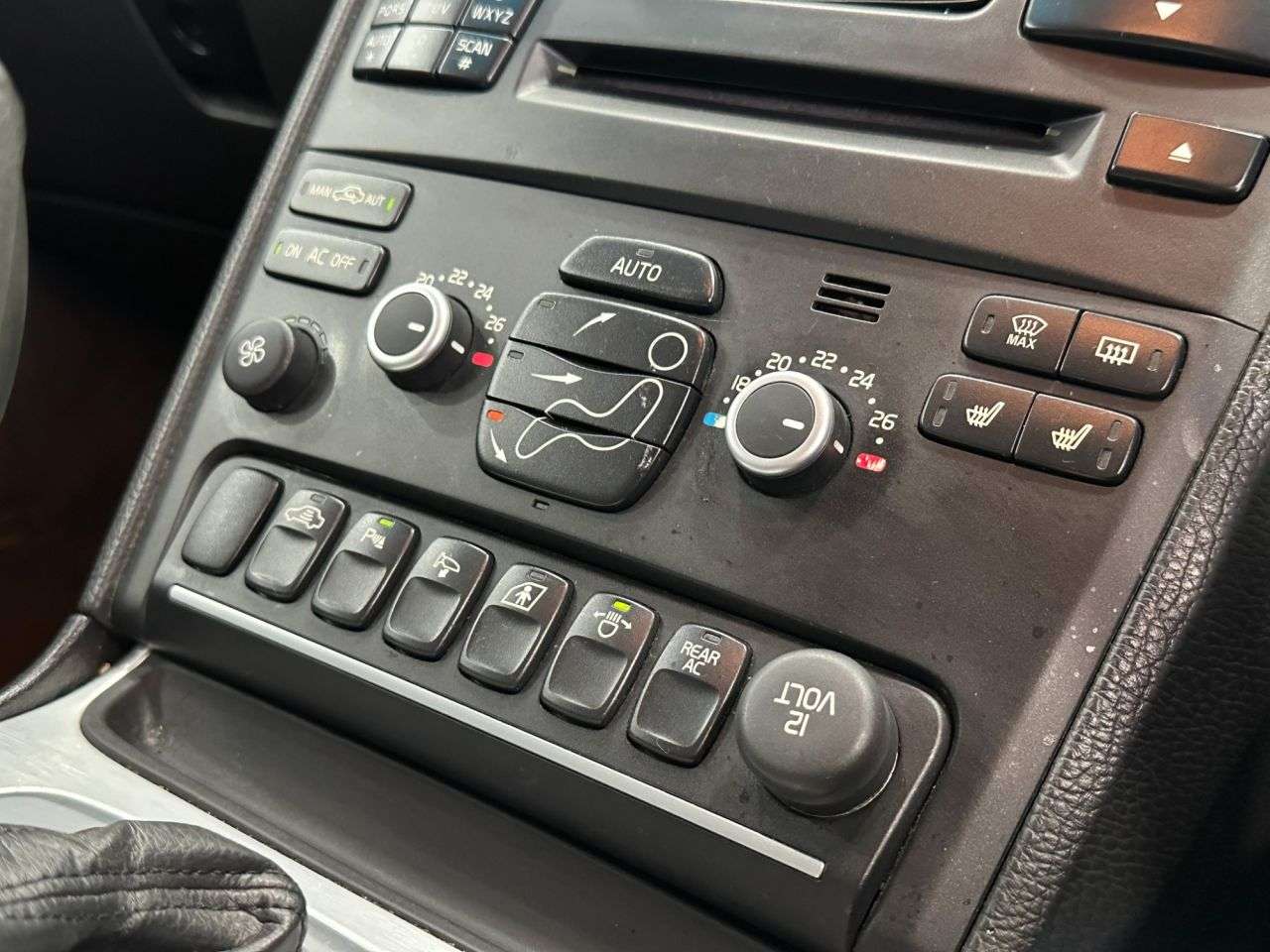 2014 VOLVO XC90 2014 VOLVO XC90
