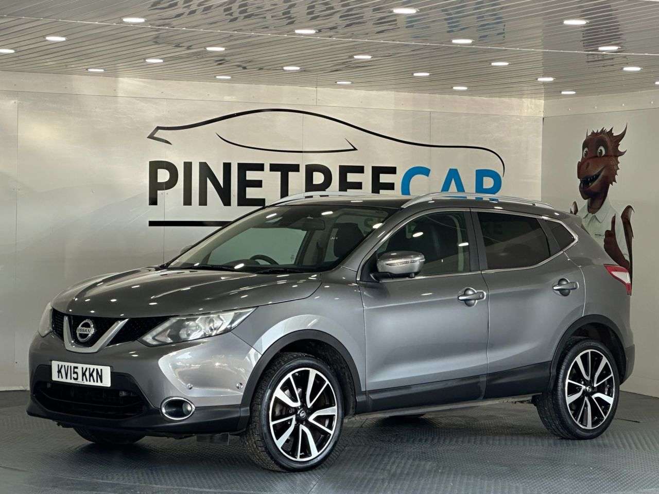 A 2015 NISSAN QASHQAI 1.5 dCi Tekna SUV 5dr Diesel Manual 2WD Euro 5 (s/s) (110 ps) A 2015 NISSAN QASHQAI 1.5 dCi Tekna SUV 5dr Diesel Manual 2WD Euro 5 (s/s) (110 ps)