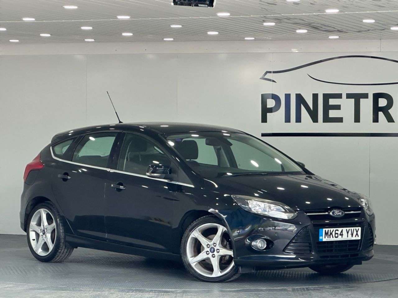 A 2014 FORD FOCUS 1.6 TDCi Titanium Navigator Hatchback 5dr Diesel Manual Euro 5 (s/s) (115 p A 2014 FORD FOCUS 1.6 TDCi Titanium Navigator Hatchback 5dr Diesel Manual Euro 5 (s/s) (115 p