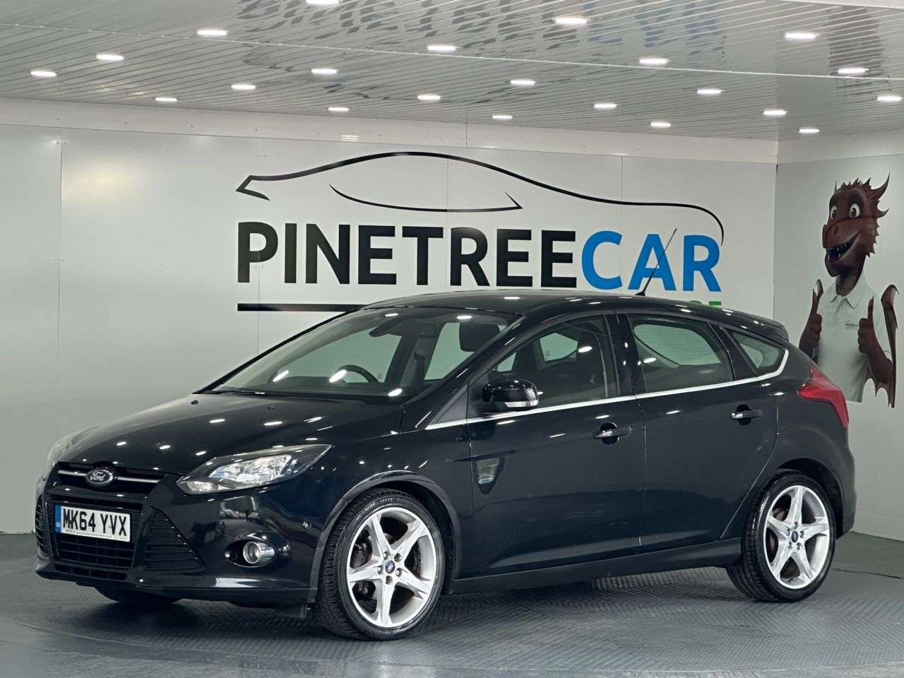 A 2014 FORD FOCUS 1.6 TDCi Titanium Navigator Hatchback 5dr Diesel Manual Euro 5 (s/s) (115 p A 2014 FORD FOCUS 1.6 TDCi Titanium Navigator Hatchback 5dr Diesel Manual Euro 5 (s/s) (115 p