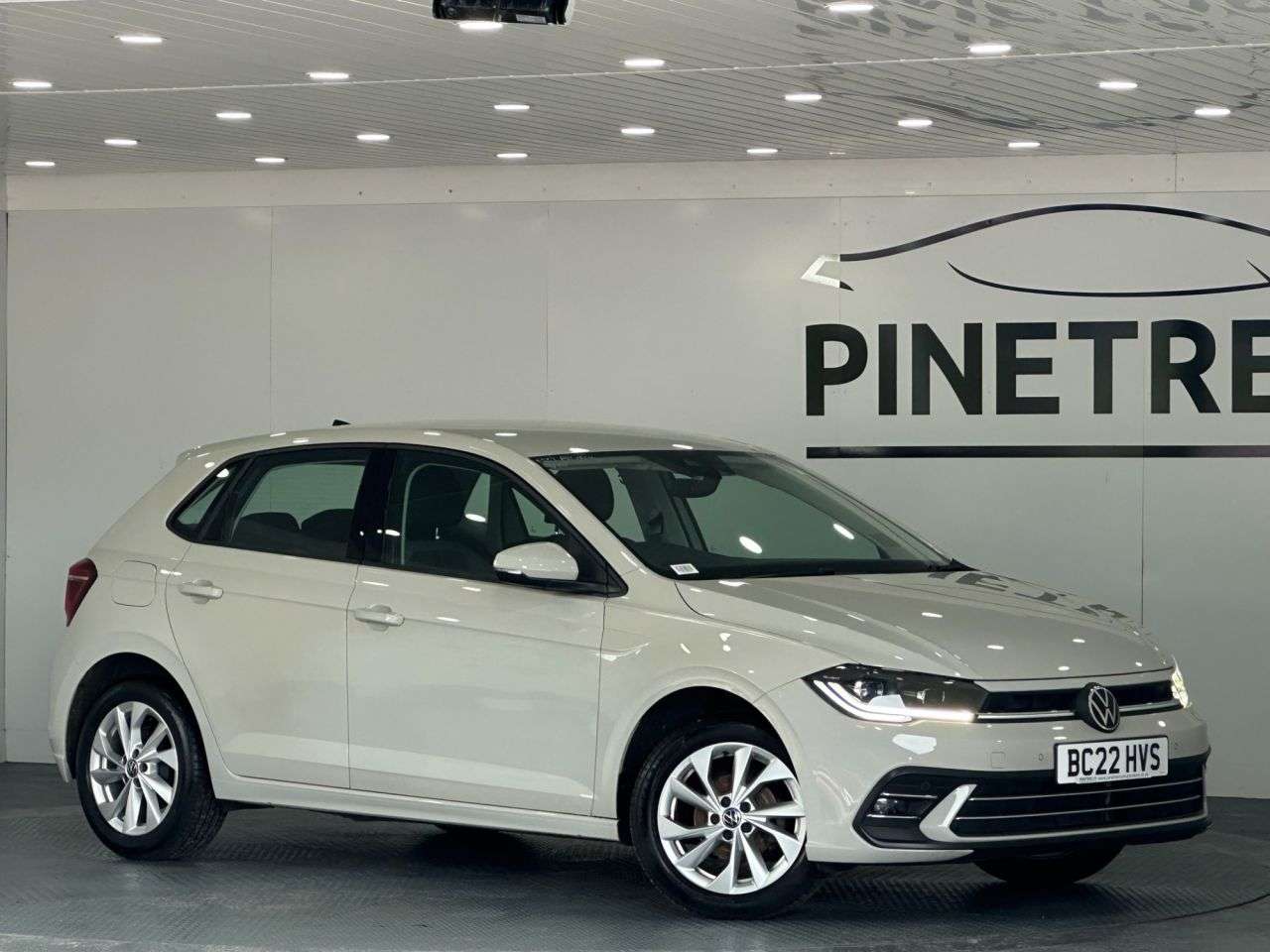 A 2022 VOLKSWAGEN POLO 1.0 TSI Style Hatchback 5dr Petrol Manual Euro 6 (s/s) (95 ps) A 2022 VOLKSWAGEN POLO 1.0 TSI Style Hatchback 5dr Petrol Manual Euro 6 (s/s) (95 ps)