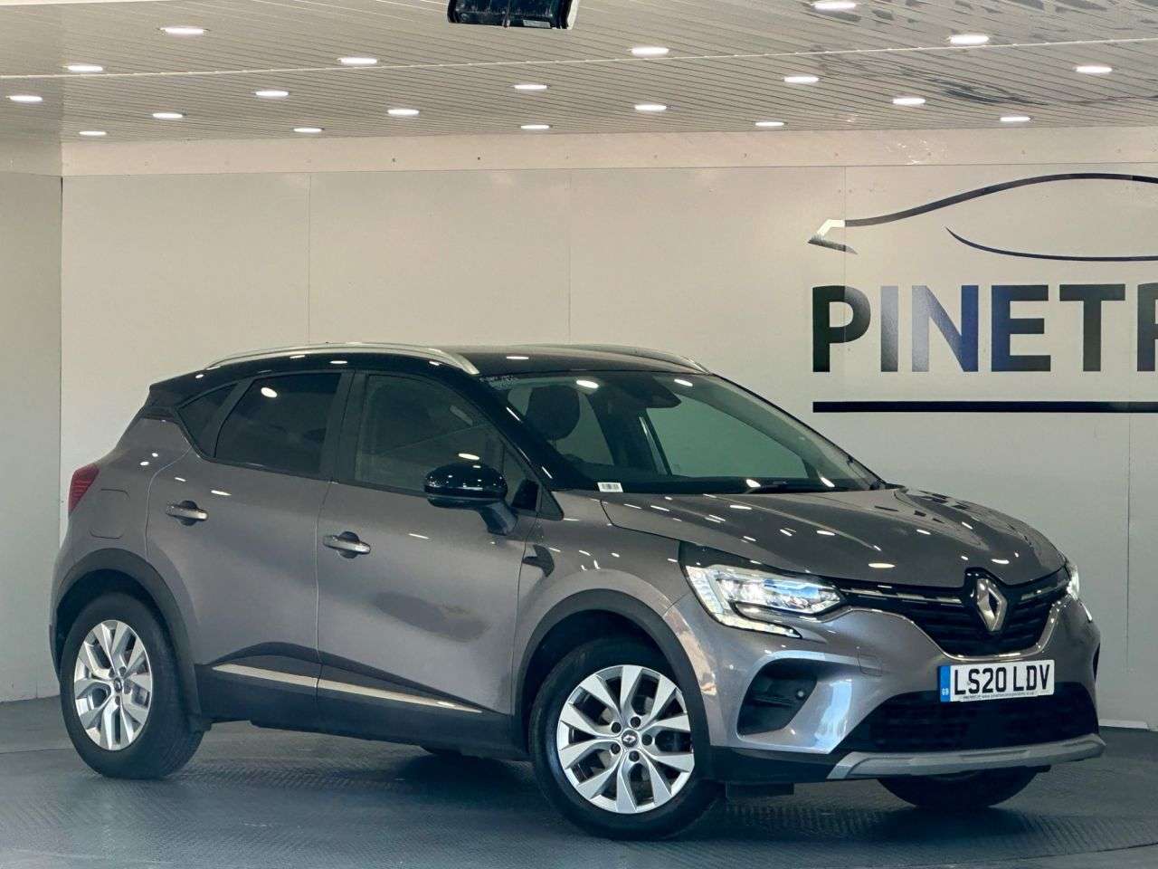 A 2020 RENAULT CAPTUR 1.0 TCe Iconic SUV 5dr Petrol Manual Euro 6 (s/s) (100 ps) A 2020 RENAULT CAPTUR 1.0 TCe Iconic SUV 5dr Petrol Manual Euro 6 (s/s) (100 ps)