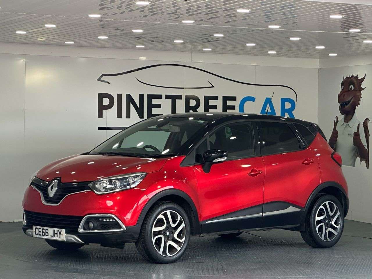 A 2016 RENAULT CAPTUR 0.9 TCe ENERGY Signature Nav SUV 5dr Petrol Manual Euro 6 (s/s) (90 ps) A 2016 RENAULT CAPTUR 0.9 TCe ENERGY Signature Nav SUV 5dr Petrol Manual Euro 6 (s/s) (90 ps)