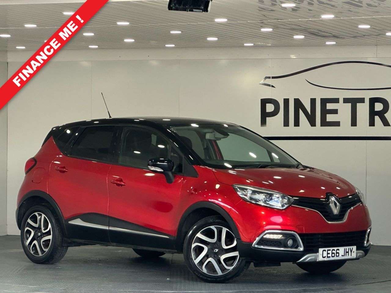 A 2016 RENAULT CAPTUR 0.9 TCe ENERGY Signature Nav SUV 5dr Petrol Manual Euro 6 (s/s) (90 ps) A 2016 RENAULT CAPTUR 0.9 TCe ENERGY Signature Nav SUV 5dr Petrol Manual Euro 6 (s/s) (90 ps)