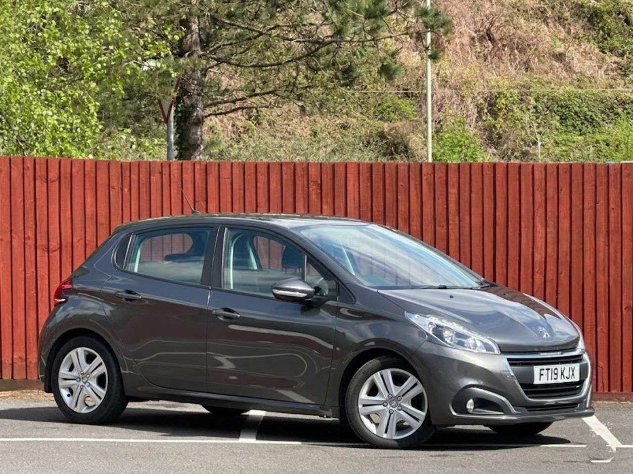 A 2019 PEUGEOT 208 1.5 BlueHDi Active Hatchback 5dr Diesel Manual Euro 6 (s/s) (100 ps) A 2019 PEUGEOT 208 1.5 BlueHDi Active Hatchback 5dr Diesel Manual Euro 6 (s/s) (100 ps)