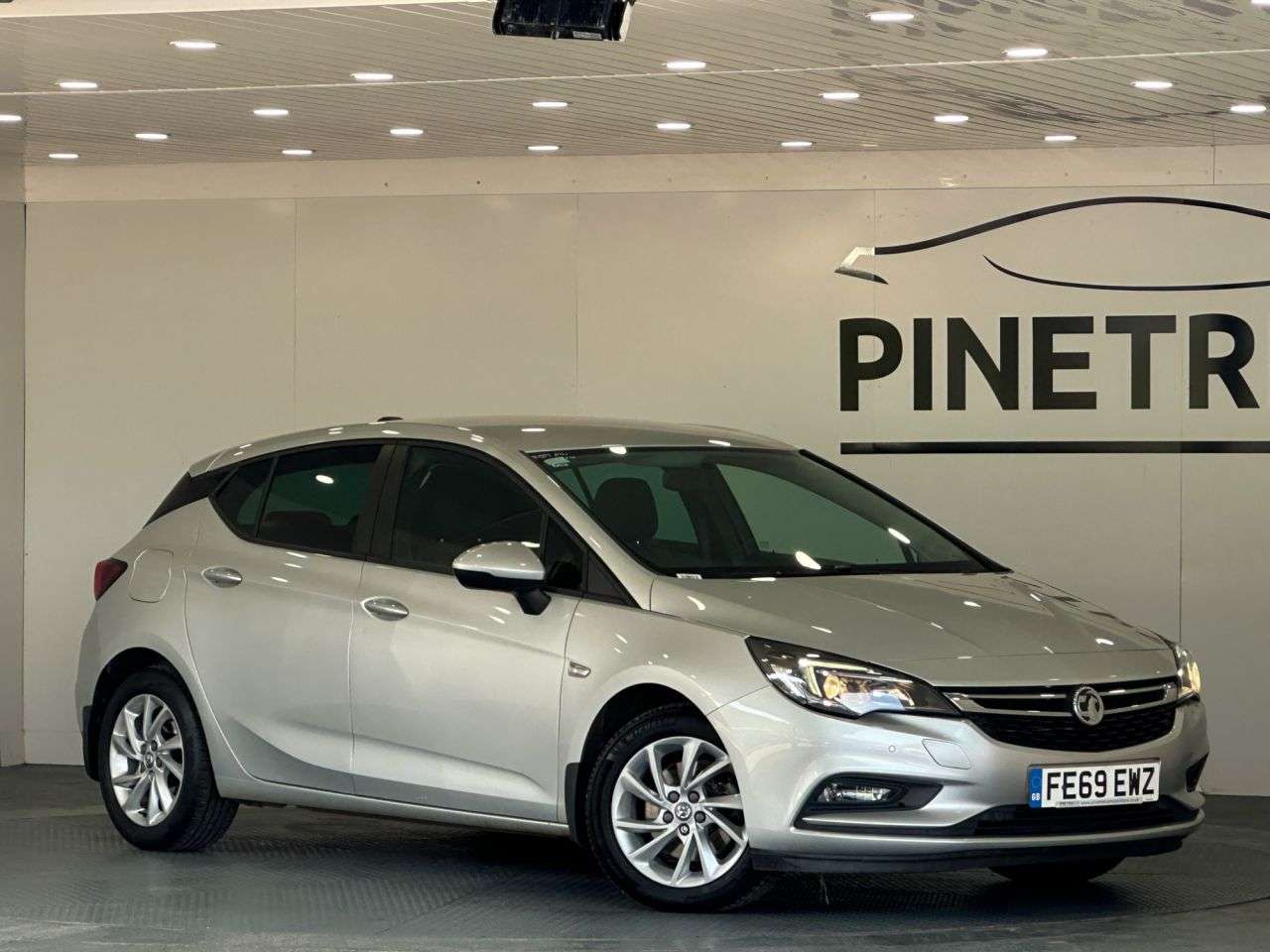 A 2019 VAUXHALL ASTRA 1.6 CDTi BlueInjection Tech Line Nav Hatchback 5dr Diesel Auto Euro 6 (s/s) A 2019 VAUXHALL ASTRA 1.6 CDTi BlueInjection Tech Line Nav Hatchback 5dr Diesel Auto Euro 6 (s/s)