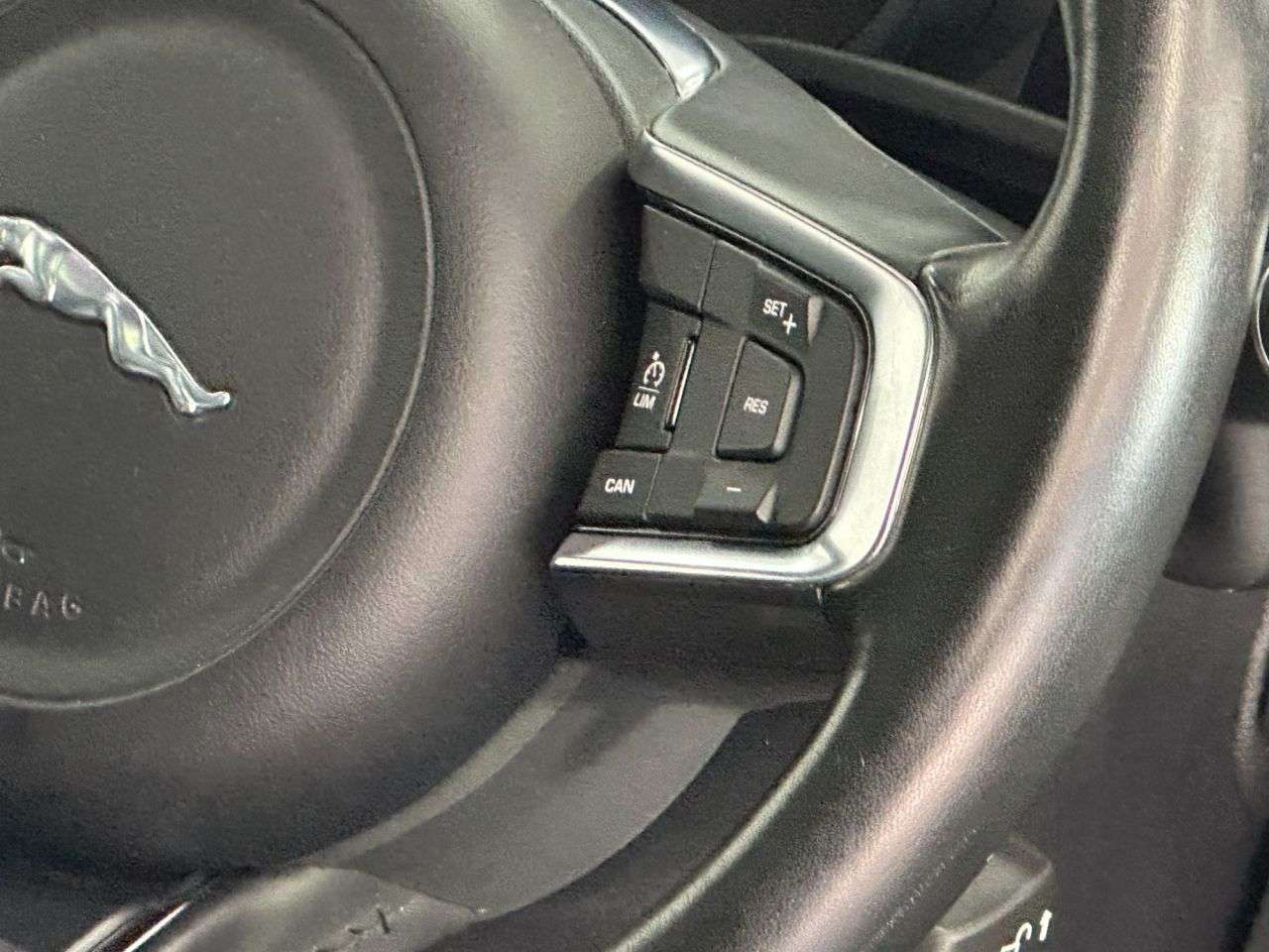 2018 JAGUAR F-PACE 2018 JAGUAR F-PACE