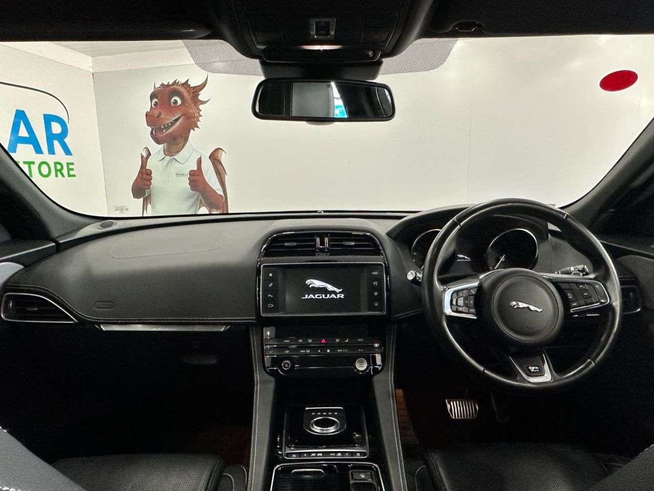 2018 JAGUAR F-PACE 2018 JAGUAR F-PACE