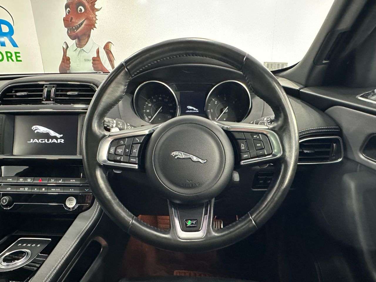 2018 JAGUAR F-PACE 2018 JAGUAR F-PACE