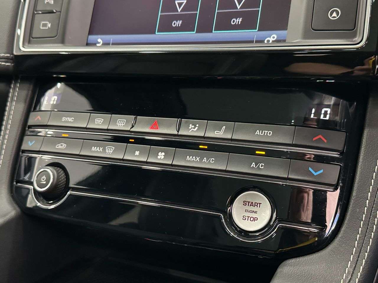 2018 JAGUAR F-PACE 2018 JAGUAR F-PACE
