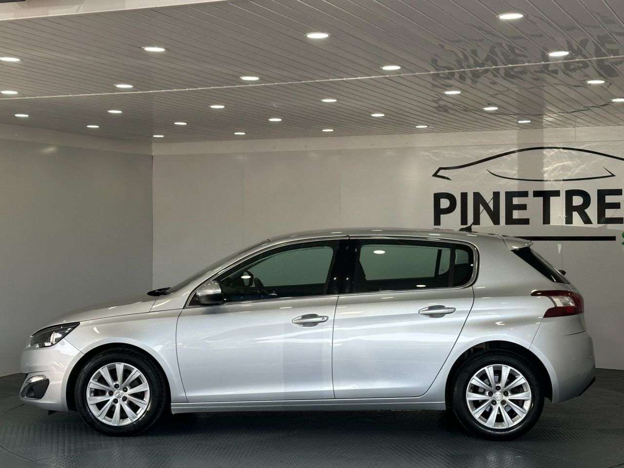 2017 PEUGEOT 308 2017 PEUGEOT 308