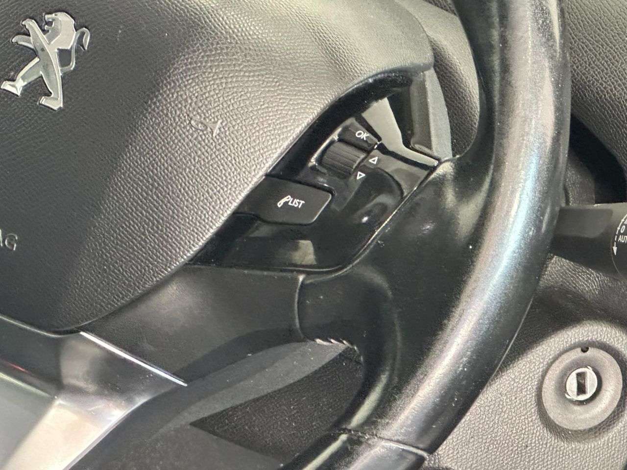 2017 PEUGEOT 308 2017 PEUGEOT 308