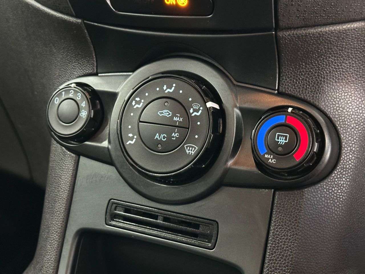 2014 FORD FIESTA 2014 FORD FIESTA