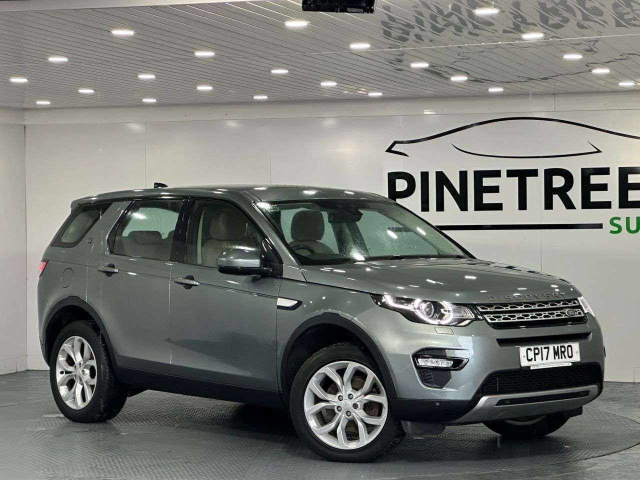 A 2017 LAND ROVER DISCOVERY SPORT 2.0 TD4 HSE SUV 5dr Diesel Auto 4WD Euro 6 (s/s) (180 ps) A 2017 LAND ROVER DISCOVERY SPORT 2.0 TD4 HSE SUV 5dr Diesel Auto 4WD Euro 6 (s/s) (180 ps)