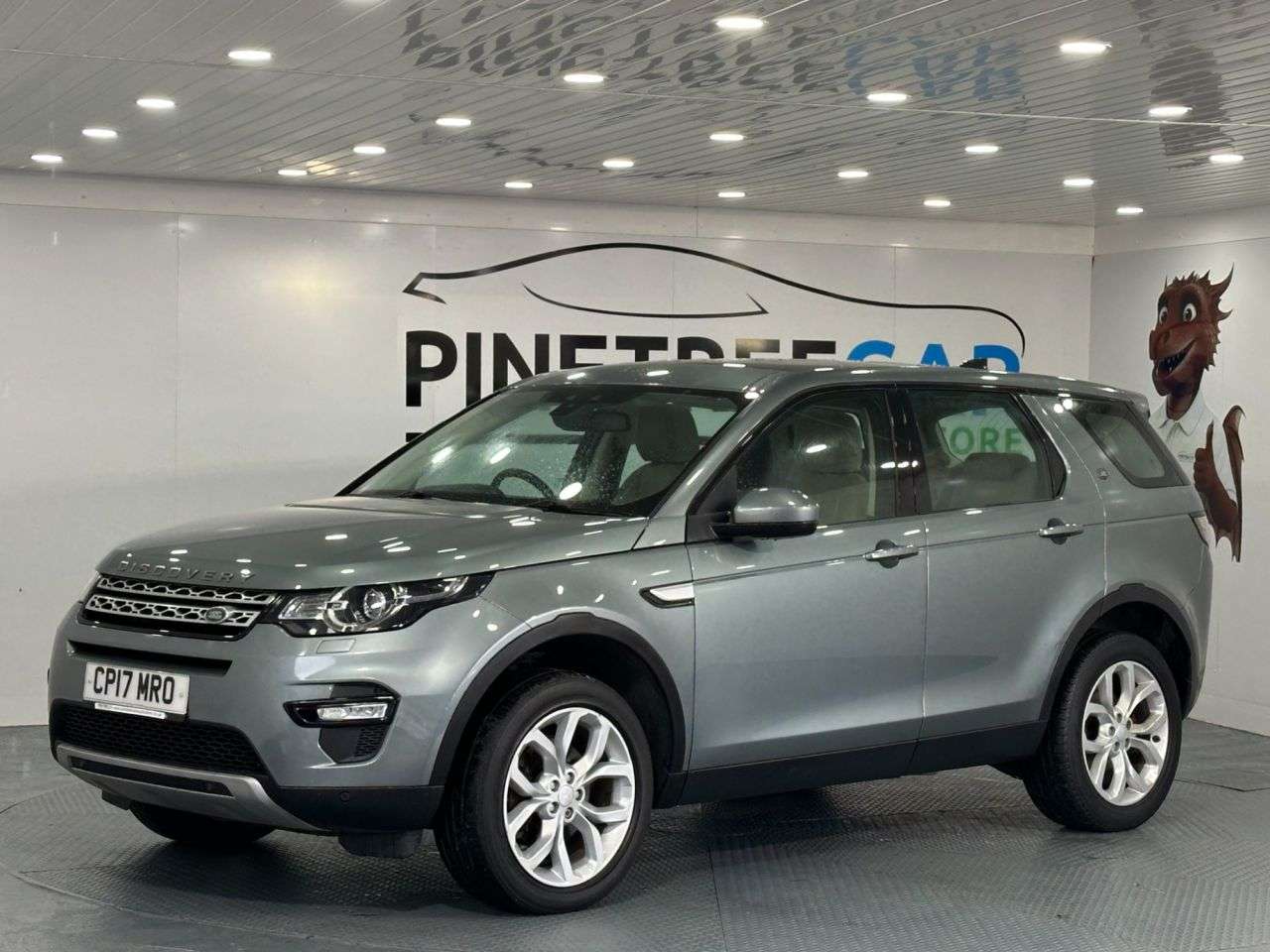 A 2017 LAND ROVER DISCOVERY SPORT 2.0 TD4 HSE SUV 5dr Diesel Auto 4WD Euro 6 (s/s) (180 ps) A 2017 LAND ROVER DISCOVERY SPORT 2.0 TD4 HSE SUV 5dr Diesel Auto 4WD Euro 6 (s/s) (180 ps)