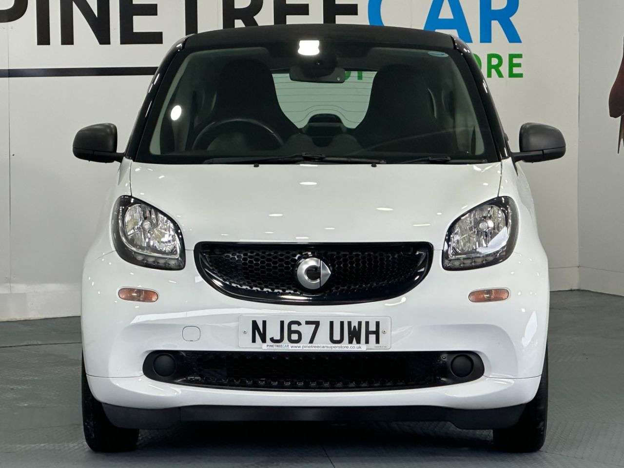 A 2017 SMART FORTWO 1.0 Passion Coupe 2dr Petrol Twinamic Euro 6 (s/s) (71 ps) A 2017 SMART FORTWO 1.0 Passion Coupe 2dr Petrol Twinamic Euro 6 (s/s) (71 ps)
