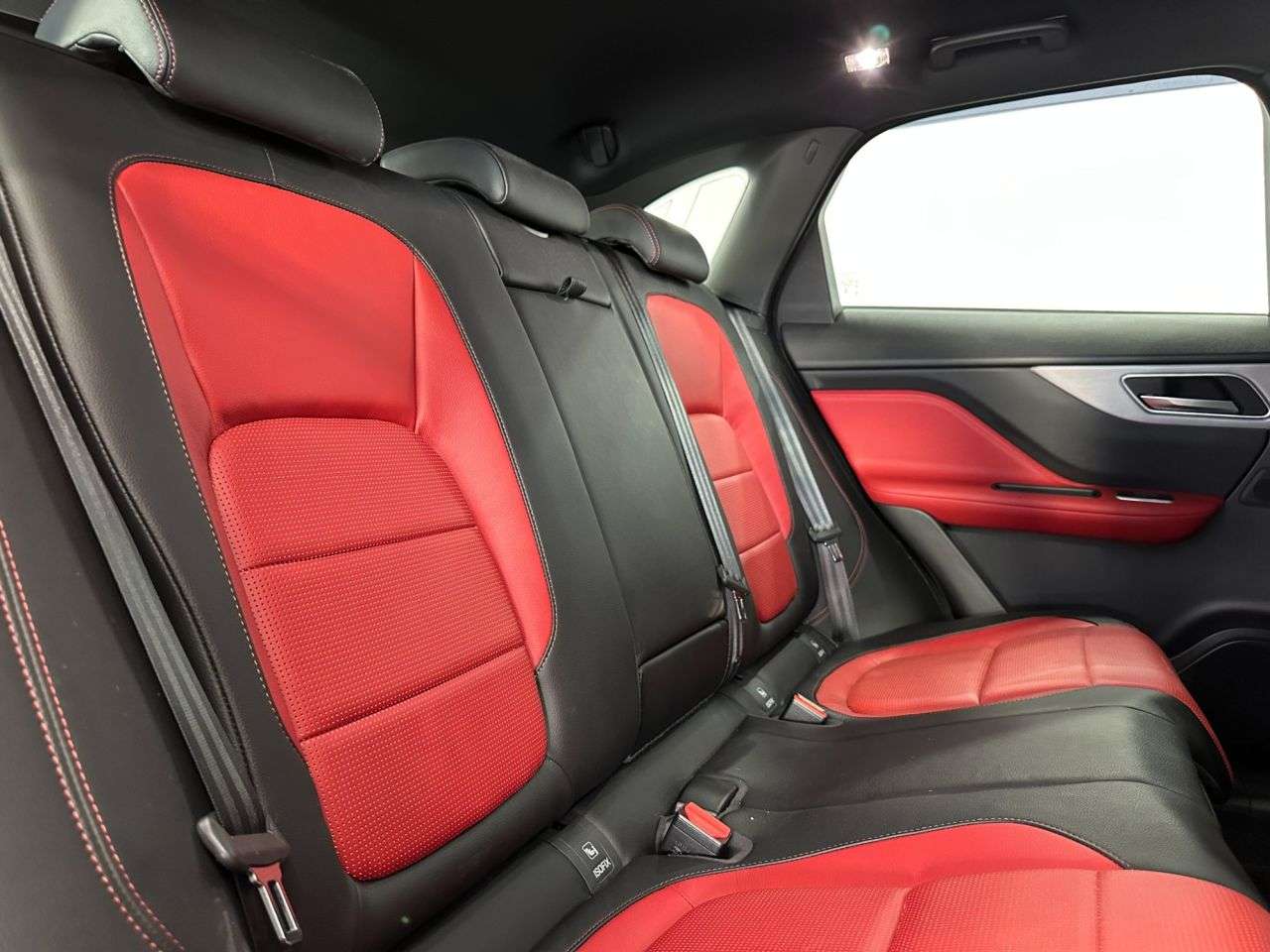 2018 JAGUAR F-PACE 2018 JAGUAR F-PACE