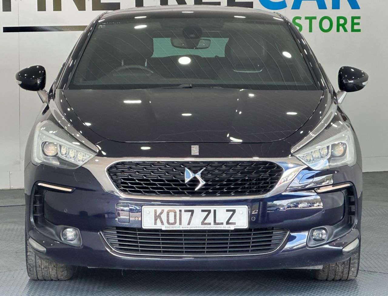 A 2017 DS AUTOMOBILES DS 5 2.0 BlueHDi Prestige Hatchback 5dr Diesel EAT6 Euro 6 (s/s) (180 ps) A 2017 DS AUTOMOBILES DS 5 2.0 BlueHDi Prestige Hatchback 5dr Diesel EAT6 Euro 6 (s/s) (180 ps)