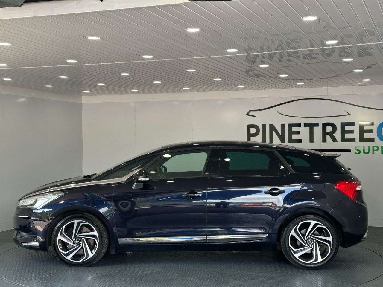 2017 DS AUTOMOBILES DS 5 2017 DS AUTOMOBILES DS 5