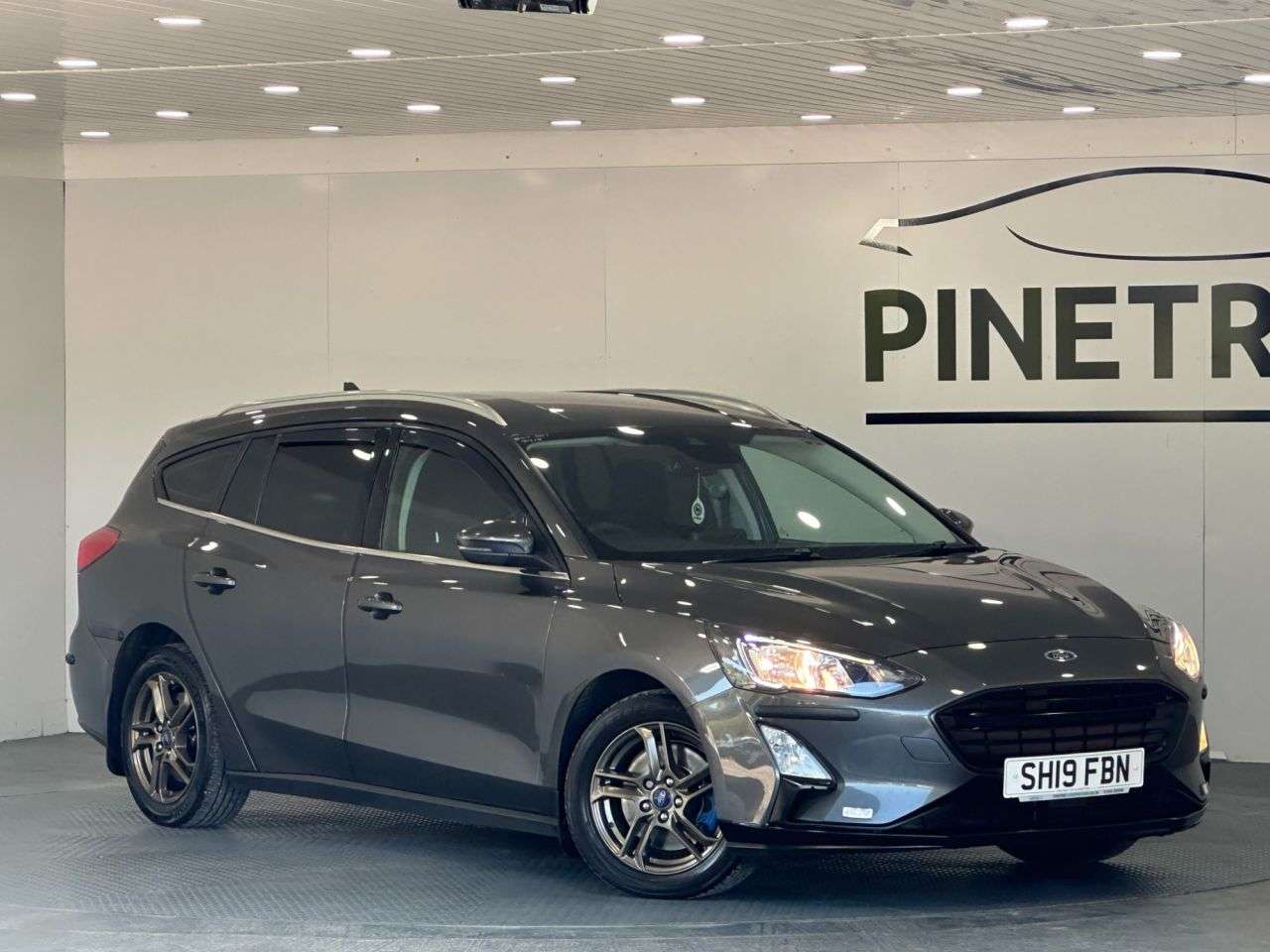 A 2019 FORD FOCUS 1.5 EcoBlue Zetec Estate 5dr Diesel Manual Euro 6 (s/s) (95 ps) A 2019 FORD FOCUS 1.5 EcoBlue Zetec Estate 5dr Diesel Manual Euro 6 (s/s) (95 ps)