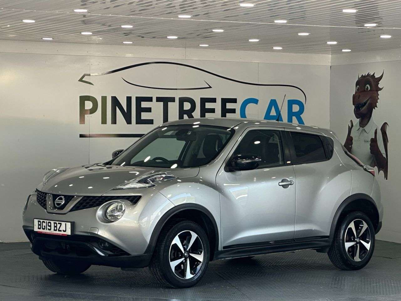 A 2019 NISSAN JUKE 1.6 Bose Personal Edition SUV 5dr Petrol XTRON Euro 6 (112 ps) A 2019 NISSAN JUKE 1.6 Bose Personal Edition SUV 5dr Petrol XTRON Euro 6 (112 ps)