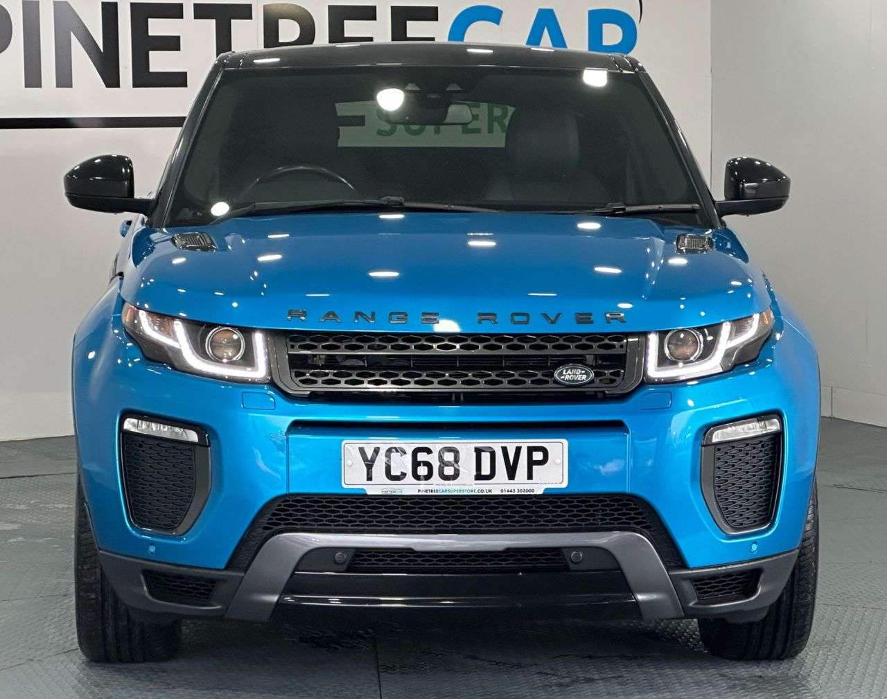 A 2018 LAND ROVER RANGE ROVER EVOQUE 2.0 TD4 Landmark SUV 5dr Diesel Auto 4WD Euro 6 (s/s) (180 ps) A 2018 LAND ROVER RANGE ROVER EVOQUE 2.0 TD4 Landmark SUV 5dr Diesel Auto 4WD Euro 6 (s/s) (180 ps)