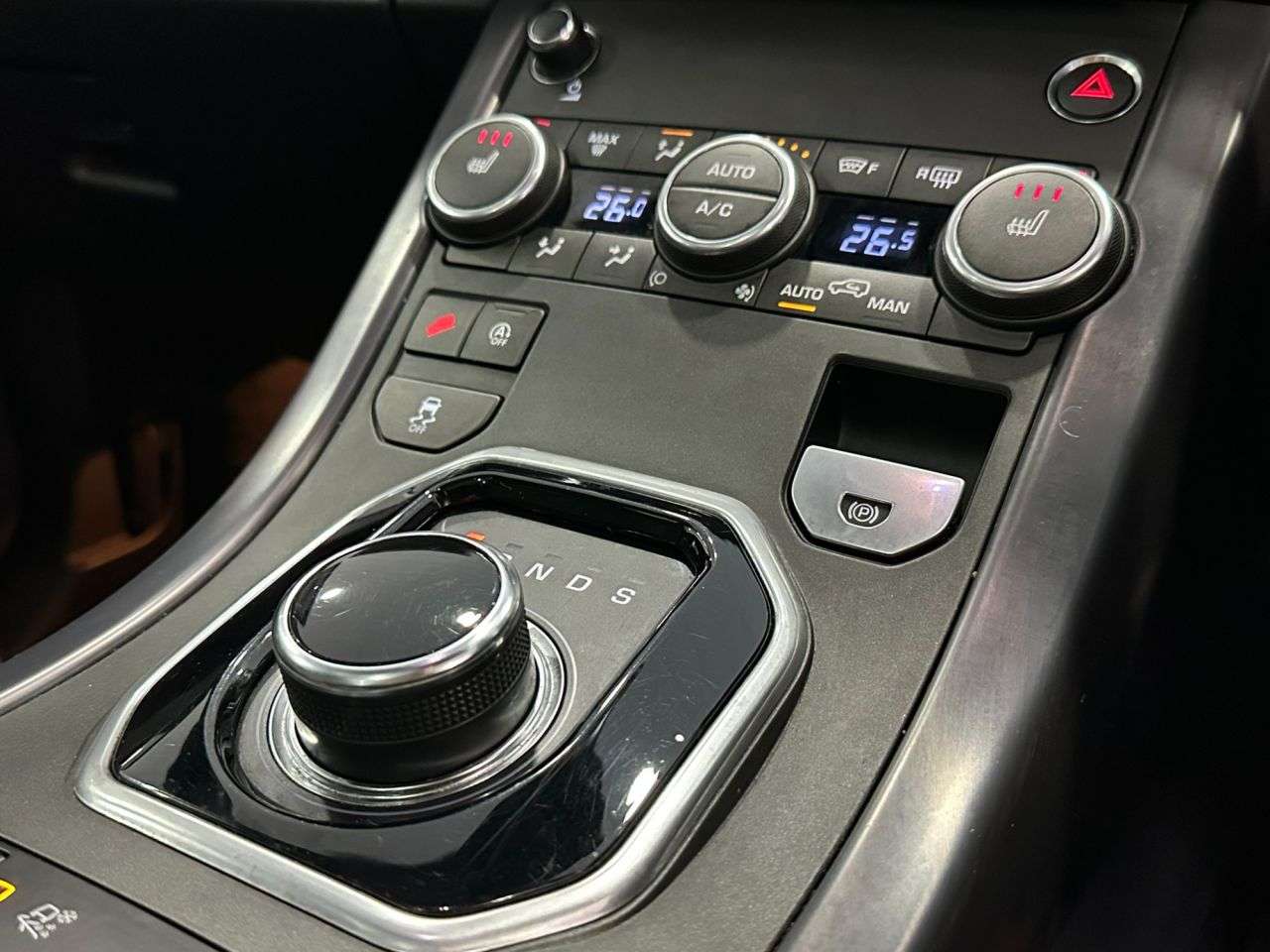 2018 LAND ROVER RANGE ROVER EVOQUE 2018 LAND ROVER RANGE ROVER EVOQUE
