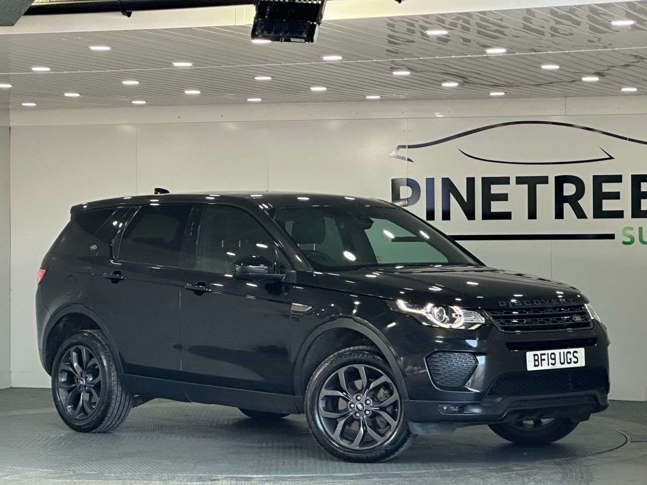A 2019 LAND ROVER DISCOVERY SPORT 2.0 TD4 Landmark SUV 5dr Diesel Auto 4WD Euro 6 (s/s) (180 ps) A 2019 LAND ROVER DISCOVERY SPORT 2.0 TD4 Landmark SUV 5dr Diesel Auto 4WD Euro 6 (s/s) (180 ps)