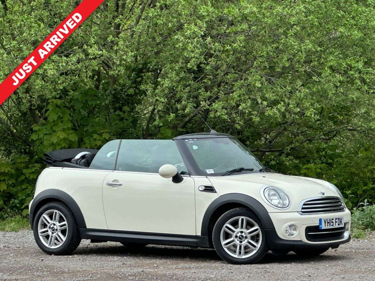 A 2015 MINI CONVERTIBLE 1.6 Cooper Convertible 2dr Petrol Manual Euro 6 (s/s) (122 ps) A 2015 MINI CONVERTIBLE 1.6 Cooper Convertible 2dr Petrol Manual Euro 6 (s/s) (122 ps)