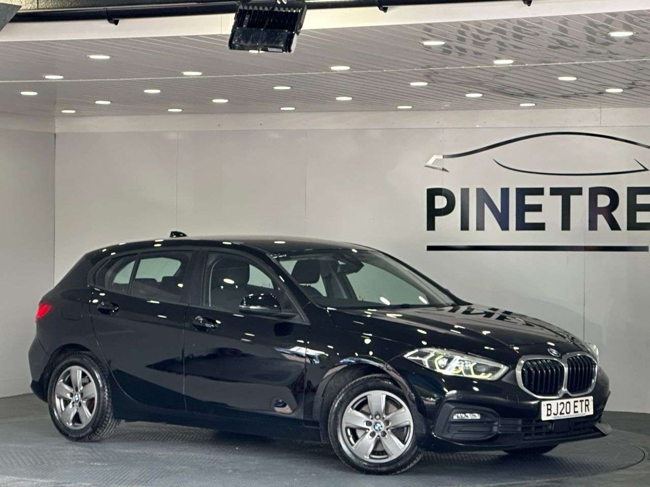 A 2020 BMW 1 SERIES 1.5 118i SE Hatchback 5dr Petrol DCT Euro 6 (s/s) (140 ps) A 2020 BMW 1 SERIES 1.5 118i SE Hatchback 5dr Petrol DCT Euro 6 (s/s) (140 ps)