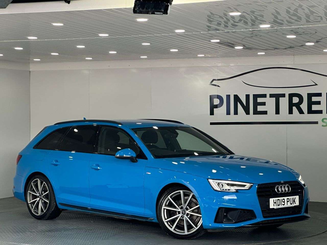 A 2019 AUDI A4 AVANT 2.0 TFSI 35 Black Edition Estate 5dr Petrol S Tronic Euro 6 (s/s) (150 ps) A 2019 AUDI A4 AVANT 2.0 TFSI 35 Black Edition Estate 5dr Petrol S Tronic Euro 6 (s/s) (150 ps)