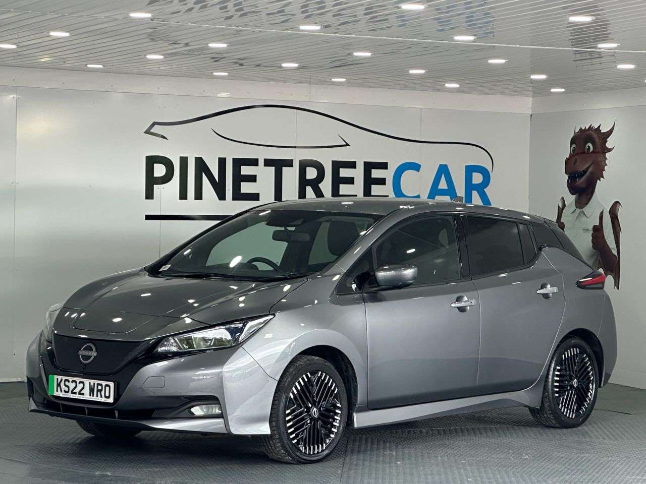 A 2022 NISSAN LEAF 39kWh N-Connecta Hatchback 5dr Electric Auto (150 ps) A 2022 NISSAN LEAF 39kWh N-Connecta Hatchback 5dr Electric Auto (150 ps)
