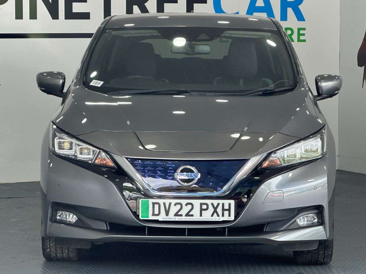 A 2022 NISSAN LEAF 40kWh Tekna Hatchback 5dr Electric Auto (150 ps) A 2022 NISSAN LEAF 40kWh Tekna Hatchback 5dr Electric Auto (150 ps)