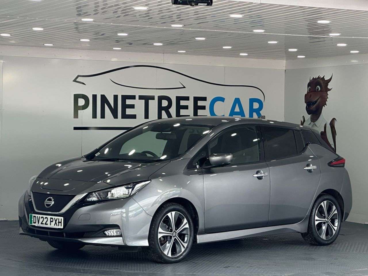 A 2022 NISSAN LEAF 40kWh Tekna Hatchback 5dr Electric Auto (150 ps) A 2022 NISSAN LEAF 40kWh Tekna Hatchback 5dr Electric Auto (150 ps)