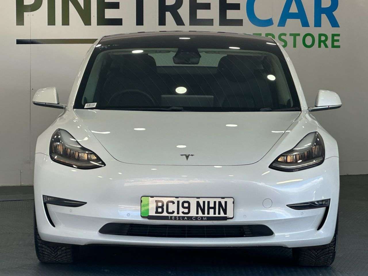 A 2019 TESLA MODEL 3 Standard Range Plus Saloon 4dr Electric Auto RWD (241 bhp) A 2019 TESLA MODEL 3 Standard Range Plus Saloon 4dr Electric Auto RWD (241 bhp)
