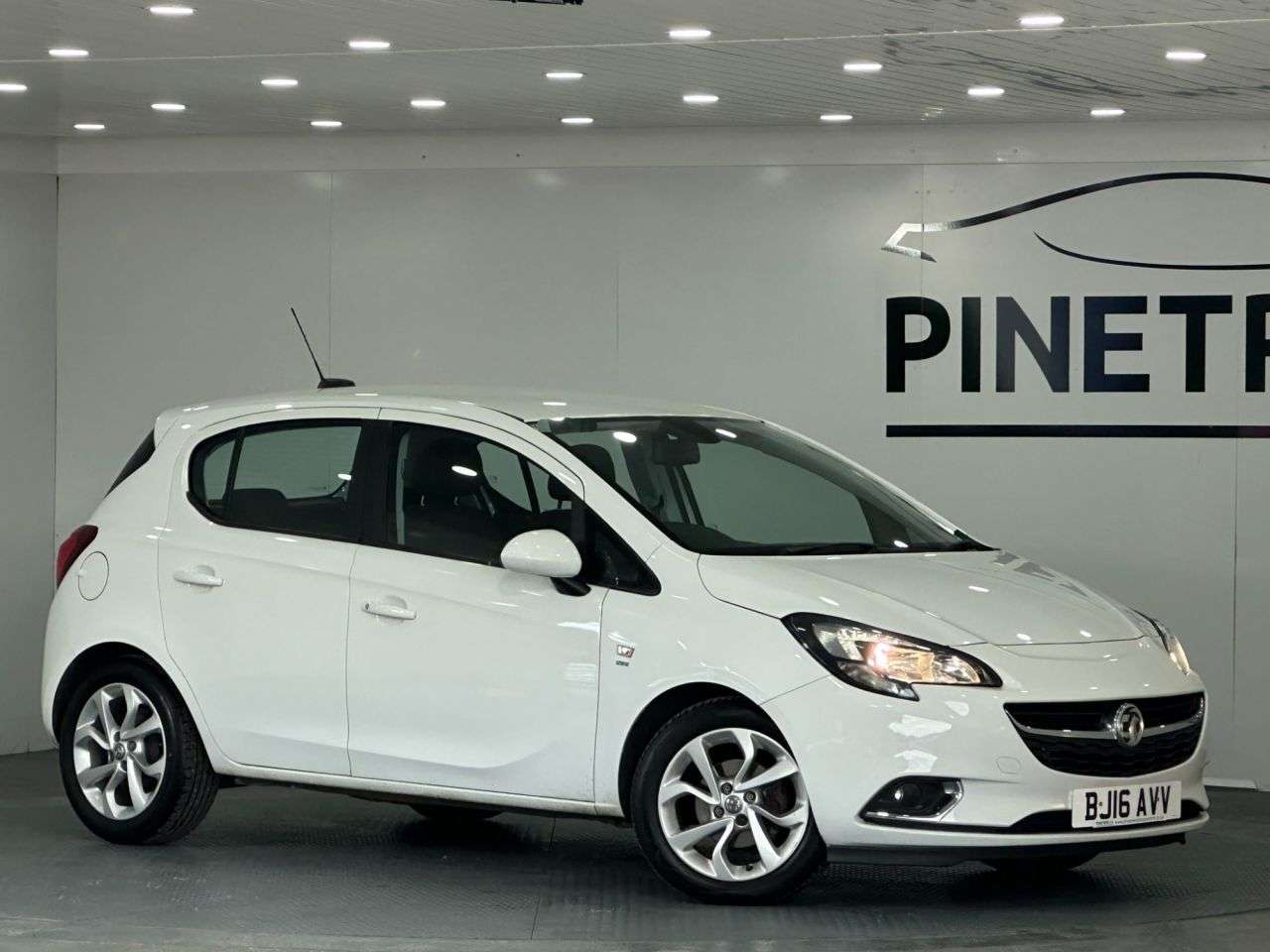 A 2016 VAUXHALL CORSA 1.4i ecoFLEX SRi Hatchback 5dr Petrol Manual Euro 6 (90 ps) A 2016 VAUXHALL CORSA 1.4i ecoFLEX SRi Hatchback 5dr Petrol Manual Euro 6 (90 ps)