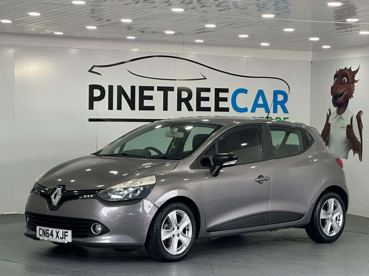 A 2014 RENAULT CLIO 0.9 TCe Expression + Hatchback 5dr Petrol Manual Euro 5 (s/s) (90 ps) A 2014 RENAULT CLIO 0.9 TCe Expression + Hatchback 5dr Petrol Manual Euro 5 (s/s) (90 ps)