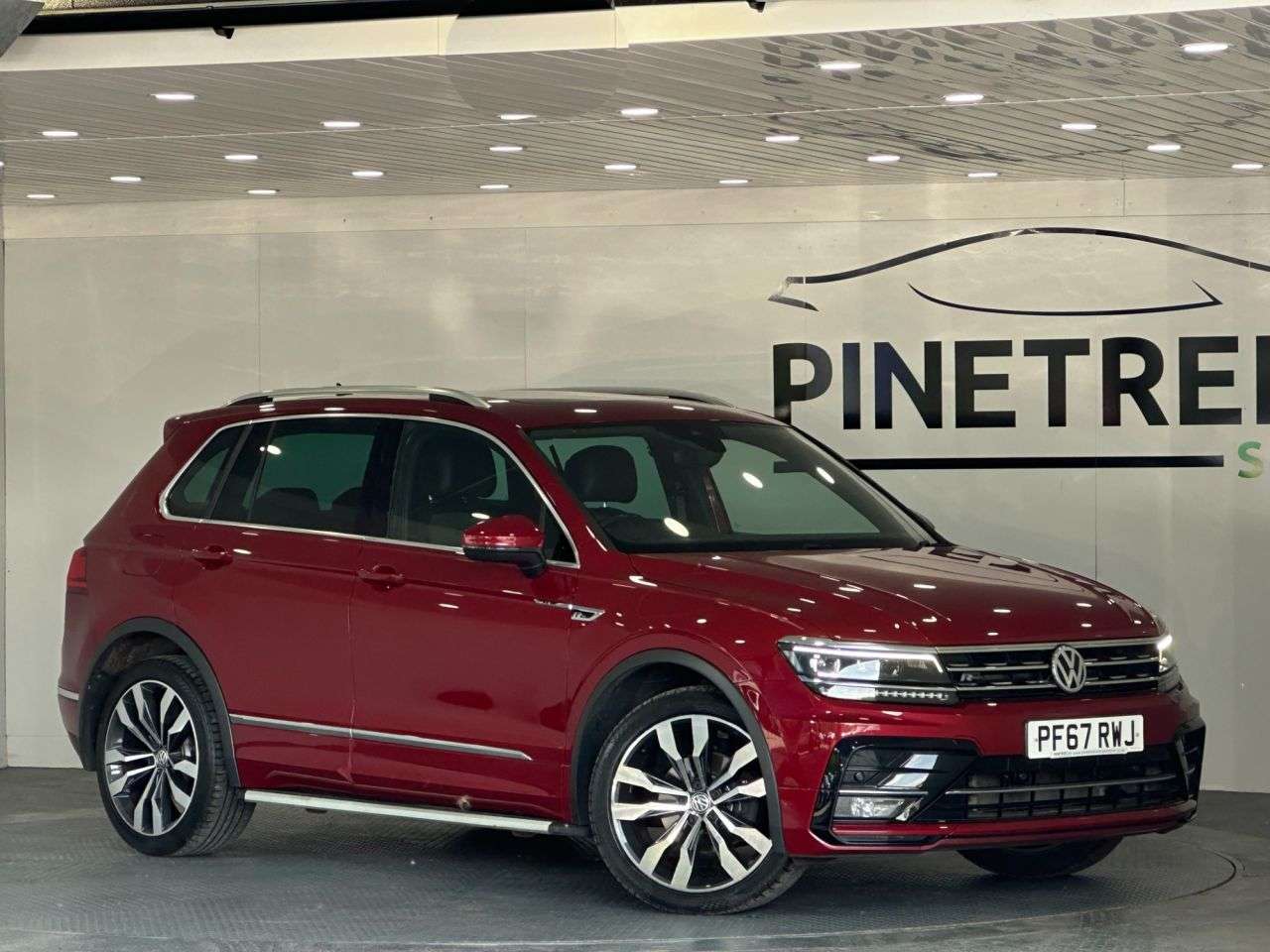 A 2018 VOLKSWAGEN TIGUAN 2.0 TDI R-Line SUV 5dr Diesel DSG Euro 6 (s/s) (150 ps) A 2018 VOLKSWAGEN TIGUAN 2.0 TDI R-Line SUV 5dr Diesel DSG Euro 6 (s/s) (150 ps)