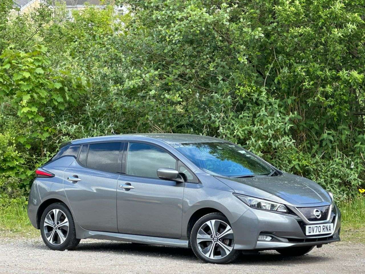 A 2020 NISSAN LEAF 40kWh N-Connecta Hatchback 5dr Electric Auto (150 ps) A 2020 NISSAN LEAF 40kWh N-Connecta Hatchback 5dr Electric Auto (150 ps)