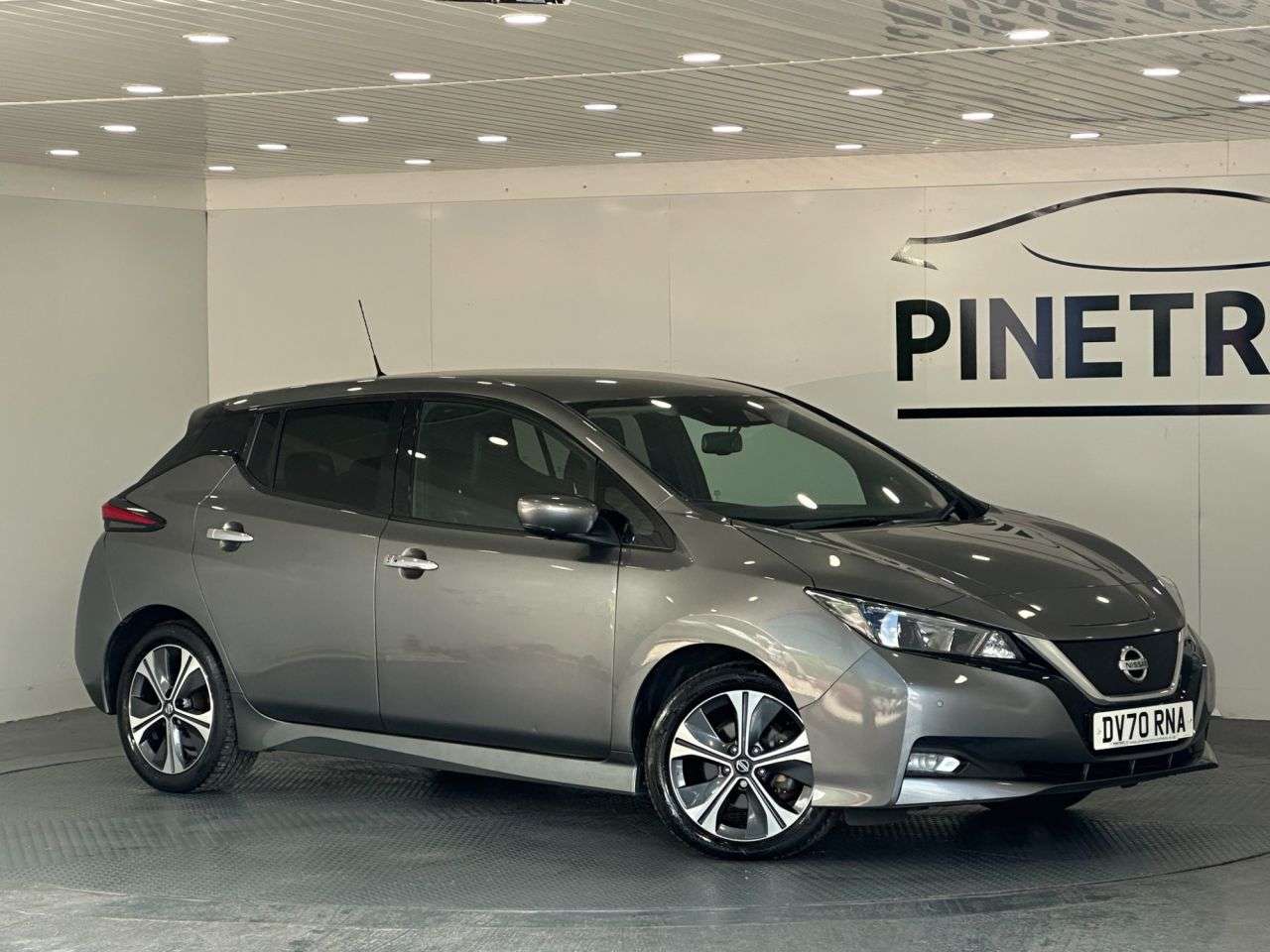 A 2020 NISSAN LEAF 40kWh N-Connecta Hatchback 5dr Electric Auto (150 ps) A 2020 NISSAN LEAF 40kWh N-Connecta Hatchback 5dr Electric Auto (150 ps)
