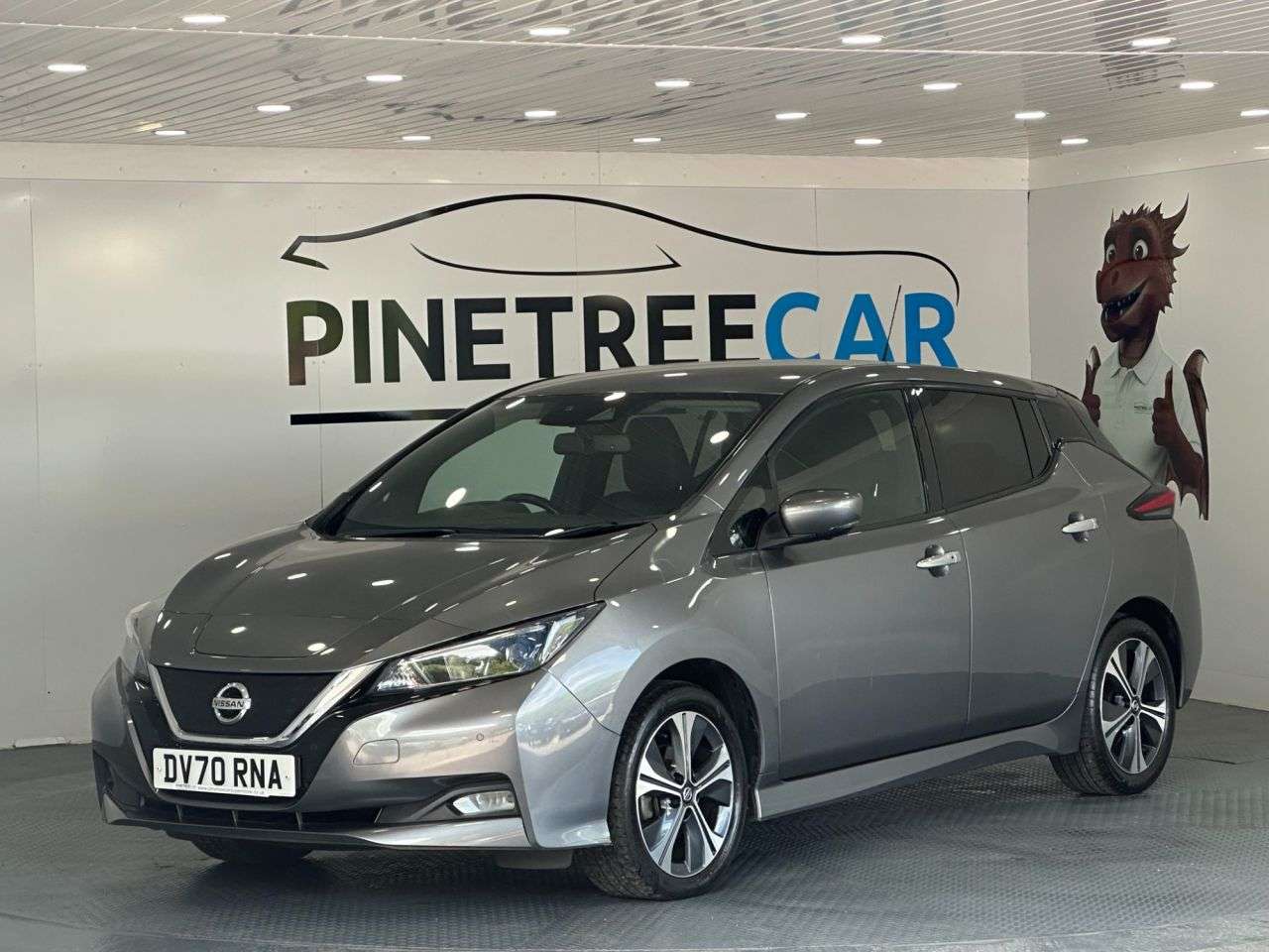 A 2020 NISSAN LEAF 40kWh N-Connecta Hatchback 5dr Electric Auto (150 ps) A 2020 NISSAN LEAF 40kWh N-Connecta Hatchback 5dr Electric Auto (150 ps)