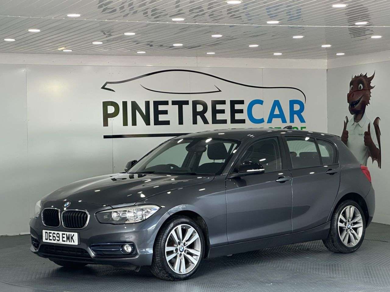 A 2019 BMW 1 SERIES 1.5 118i Sport Hatchback 5dr Petrol Manual Euro 6 (s/s) (136 ps) A 2019 BMW 1 SERIES 1.5 118i Sport Hatchback 5dr Petrol Manual Euro 6 (s/s) (136 ps)