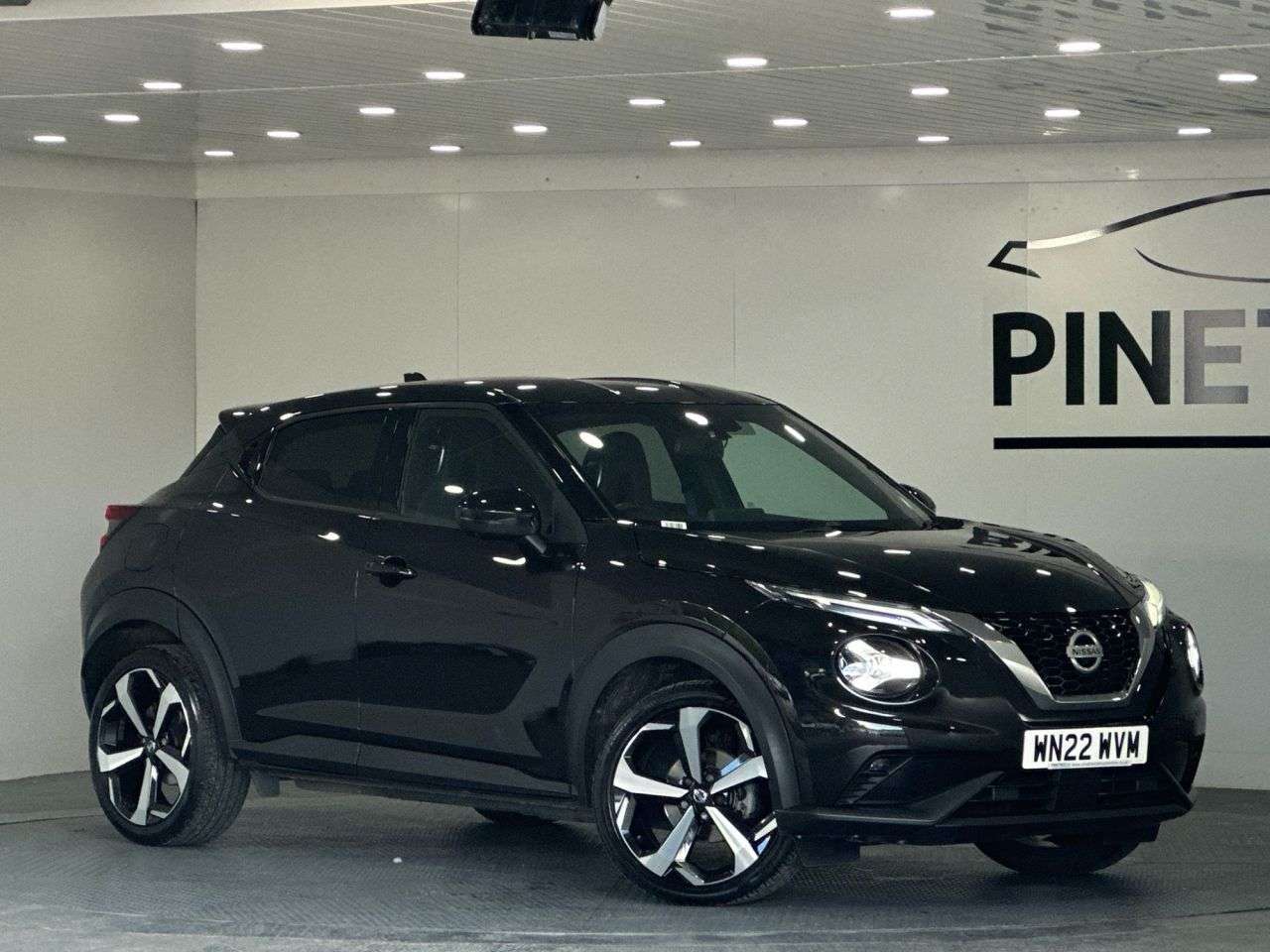 A 2022 NISSAN JUKE 1.0 DIG-T Tekna SUV 5dr Petrol DCT Auto Euro 6 (s/s) (114 ps) A 2022 NISSAN JUKE 1.0 DIG-T Tekna SUV 5dr Petrol DCT Auto Euro 6 (s/s) (114 ps)