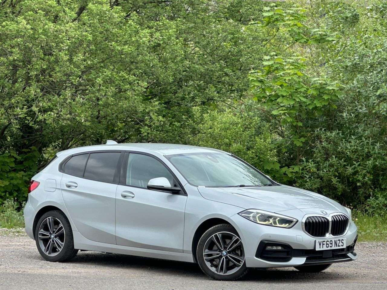 A 2019 BMW 1 SERIES 1.5 118i Sport Hatchback 5dr Petrol Manual Euro 6 (s/s) (140 ps) A 2019 BMW 1 SERIES 1.5 118i Sport Hatchback 5dr Petrol Manual Euro 6 (s/s) (140 ps)