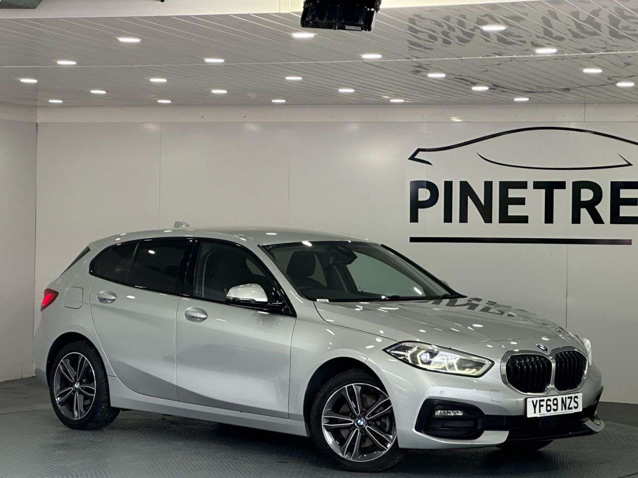 A 2019 BMW 1 SERIES 1.5 118i Sport Hatchback 5dr Petrol Manual Euro 6 (s/s) (140 ps) A 2019 BMW 1 SERIES 1.5 118i Sport Hatchback 5dr Petrol Manual Euro 6 (s/s) (140 ps)